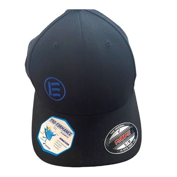 Flex Fit black hat size medium - Picture 1 of 6